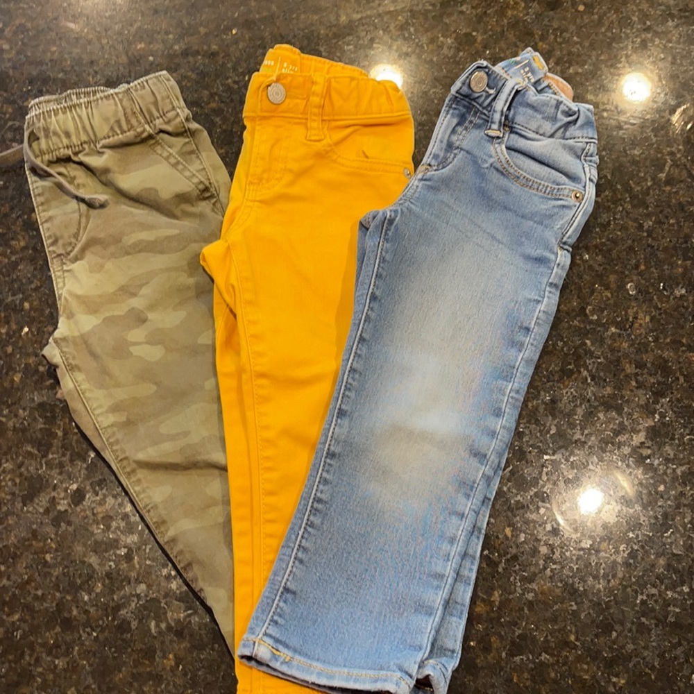 3 pairs of size 3 boys Gap Kids pants
